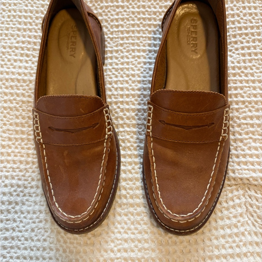 Sperry Women’s Tan Leather Loafers